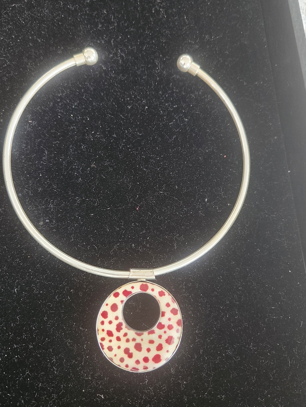 Silver Choker with Red Spotted Shell Pendant